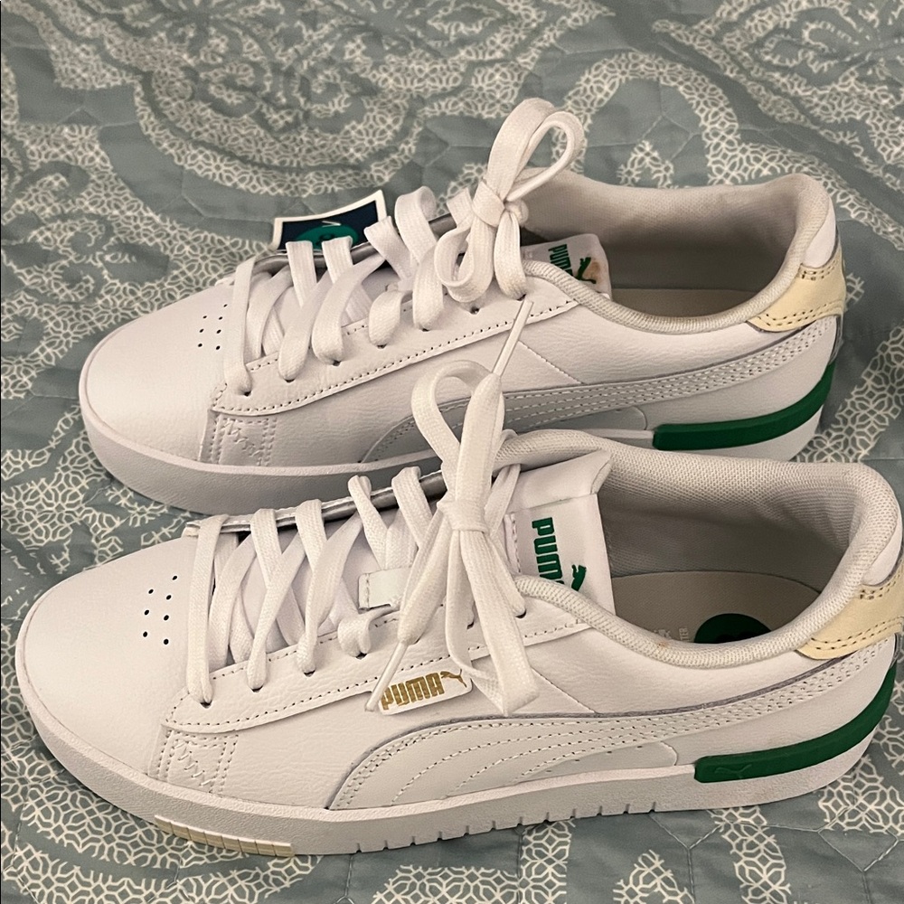 New PUMA Women's White and Green Sneakers